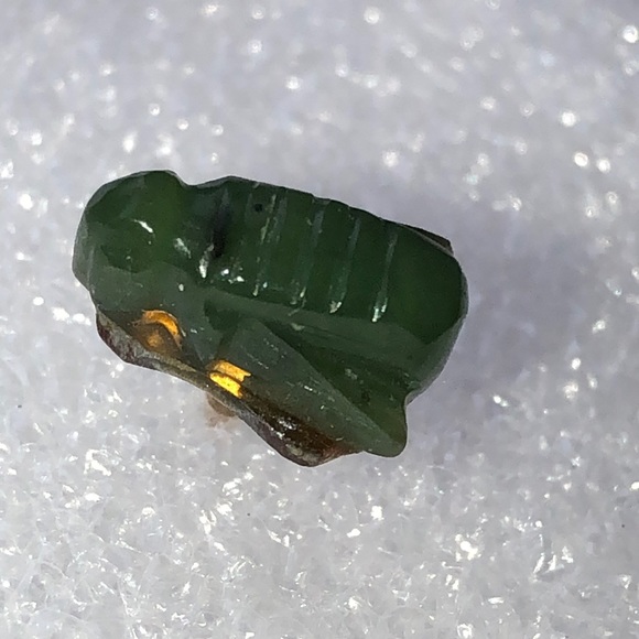 Vintage gold tone Jade bug fly tie pin tack - Picture 2 of 7